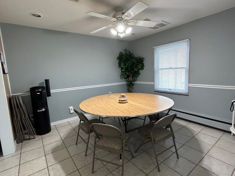 More Photos Of 847 King George Rd, Fords Office For Sale