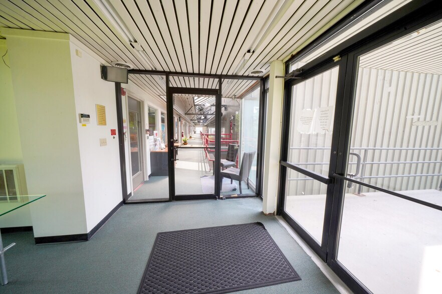 More Photos Of 248 Northport Ave, Belfast Manufacturing For Sale