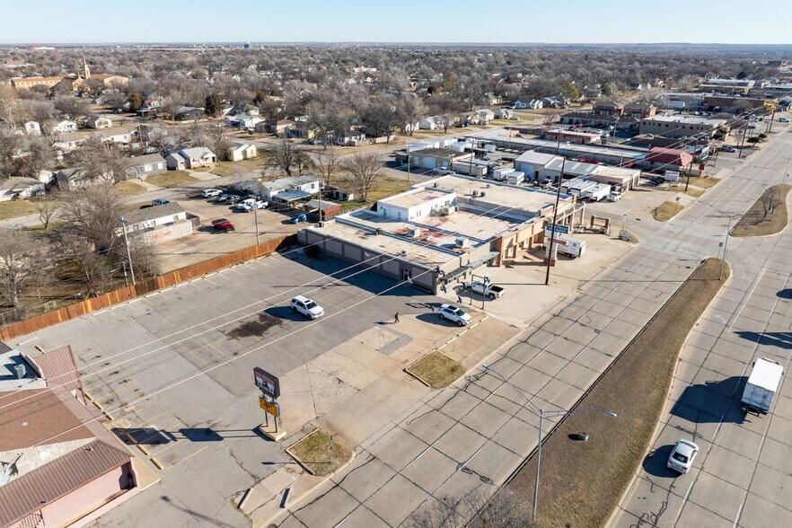 More Photos Of 1801 NW Cache Rd, Lawton Medical For Lease