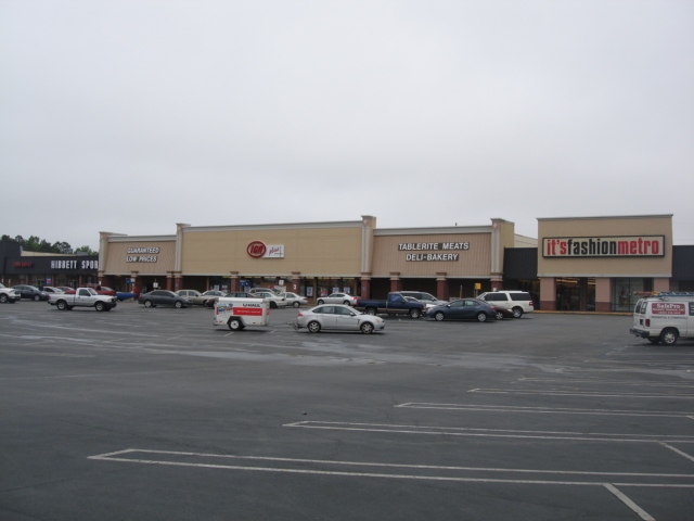 Primary Photo Of 608-676 S Harris St, Sandersville Storefront For Lease