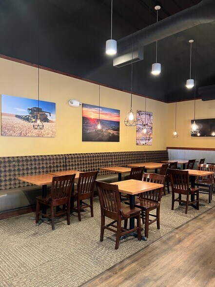 More Photos Of 269 16th St W, Dickinson Freestanding For Lease