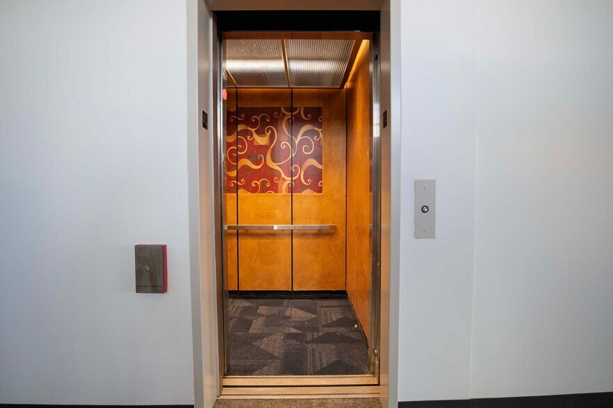 More Photos Of 3809 E 82nd St, Indianapolis Freestanding For Lease