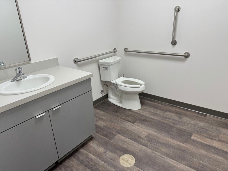 More Photos Of 4547 Mogadore Rd, Kent Manufacturing For Lease