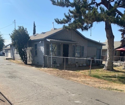 More Photos Of 123 W McCord Ave, Bakersfield Manufactured Housing Mobile Home Park For Sale