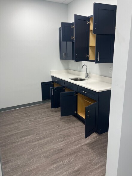 More Photos Of 1307 Cleveland Avenue, Wildwood Office For Sale