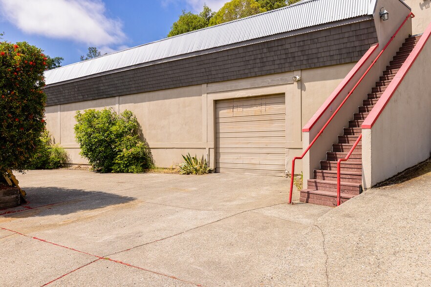 More Photos Of 155 Cherry Creek Rd, Cloverdale Winery Vineyard For Sale