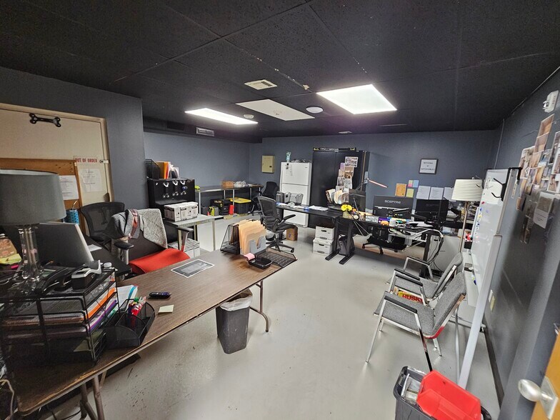 More Photos Of 456 Union Blvd, Allentown Light Manufacturing For Lease