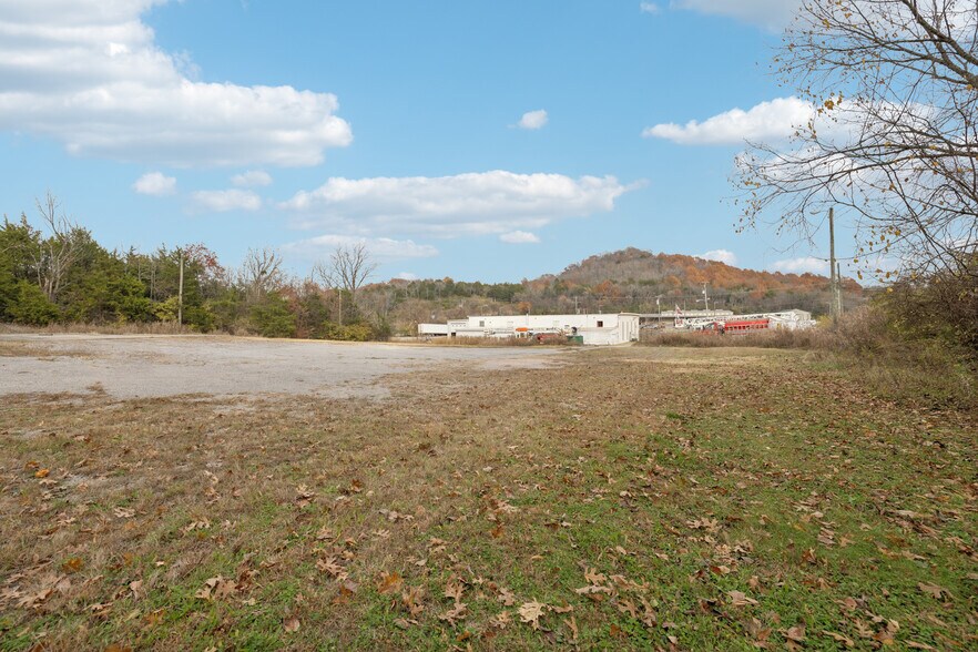 More Photos Of 3502 Dickerson Pike, Nashville Flex For Sale