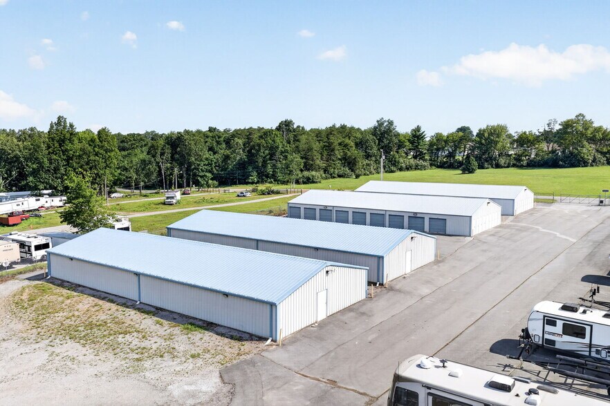 More Photos Of 110 Woodlands Cir, Crossville Self Storage For Sale