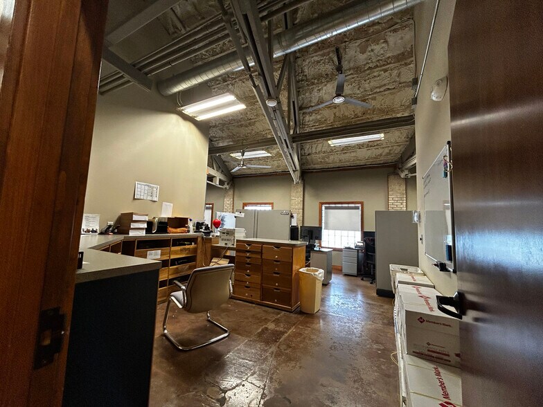 More Photos Of 2918 Portage St, Kalamazoo Office For Sale