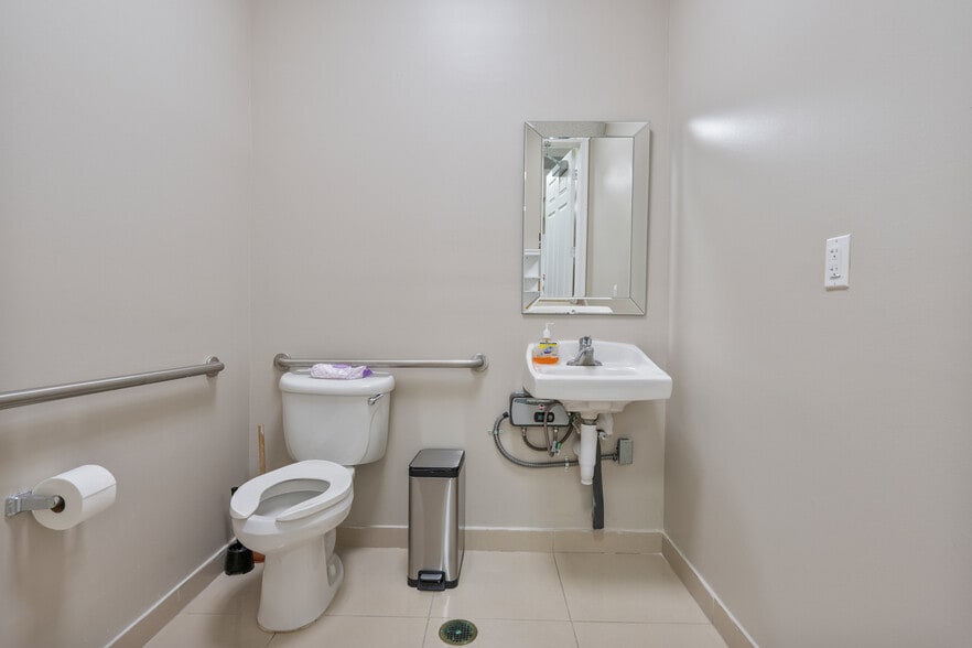 More Photos Of 7301 Wiles Rd, Coral Springs Medical For Sale
