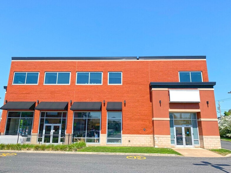 Primary Photo Of 110 Boul De Mortagne, Boucherville Freestanding For Lease