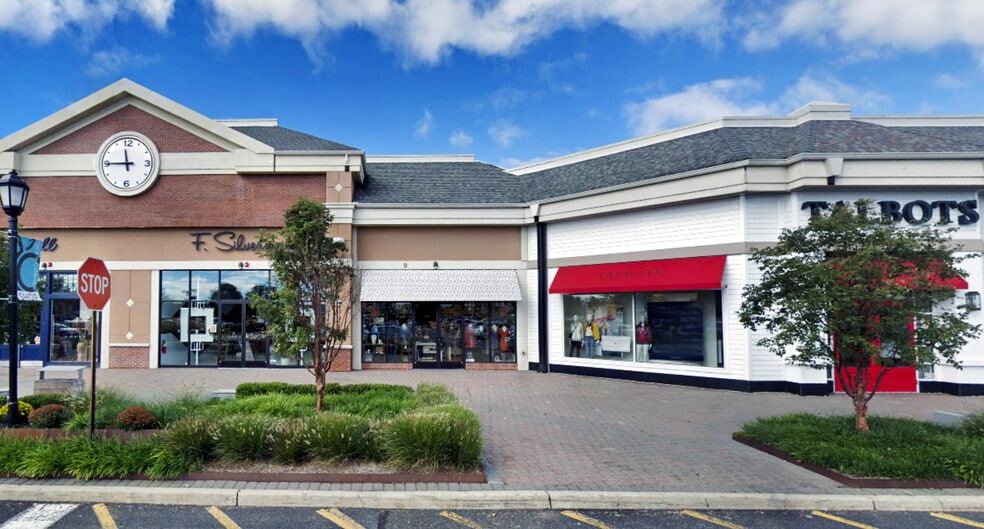 Primary Photo Of 379-441 Chestnut Ridge Rd, Woodcliff Lake General Retail For Lease