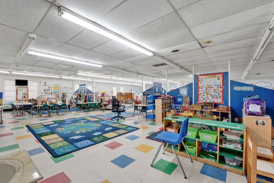 More Photos Of 4826 Cromwell Ave, Memphis Daycare Center For Sale
