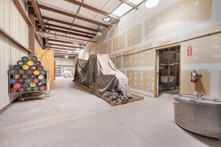 More Photos Of 480 Pat Ave, Overton Industrial For Sale