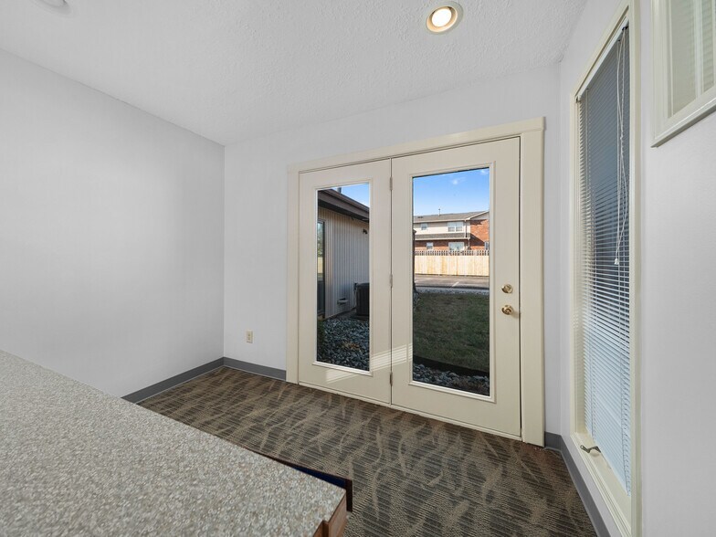 More Photos Of 5933 Stoney Creek Dr, Fort Wayne Office Residential For Sale