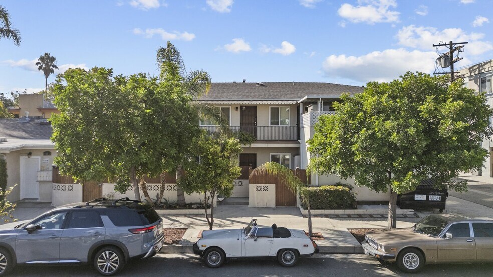 More Photos Of 6661 Wilkinson Ave, North Hollywood Apartments For Sale