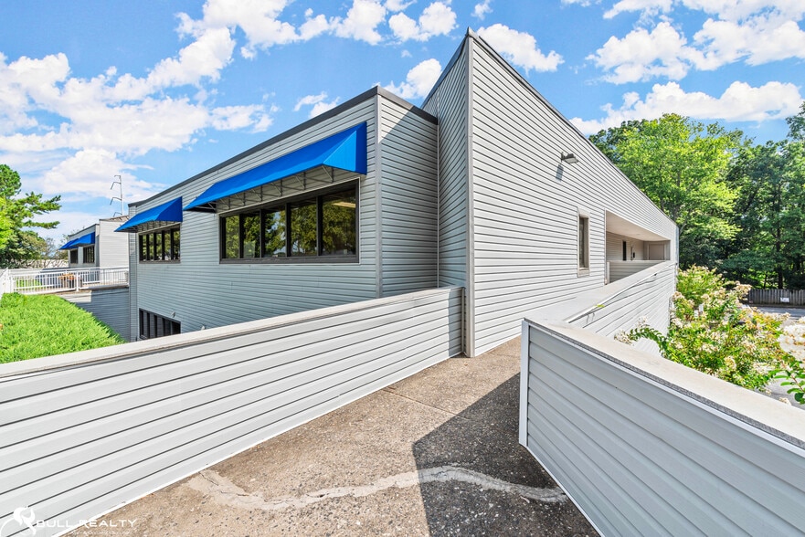More Photos Of 6667 Vernon Woods Dr, Atlanta Medical For Lease