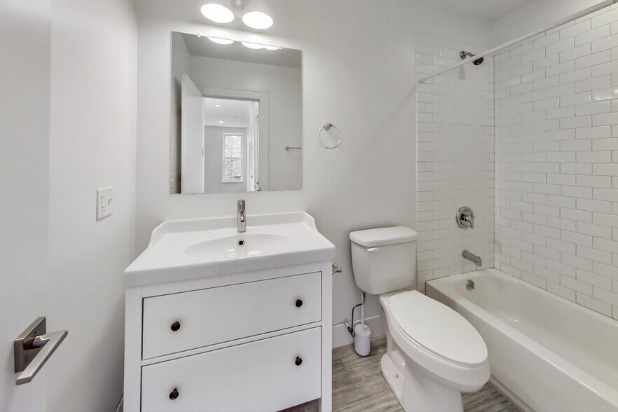 More Photos Of 1157 W 18th St, Chicago Apartments For Sale