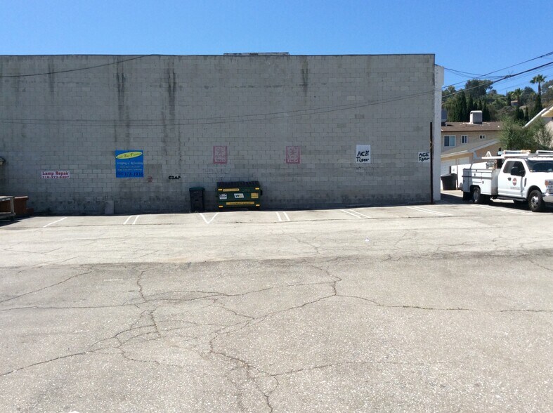 More Photos Of 24411 Hawthorne Blvd, Torrance Storefront For Sale