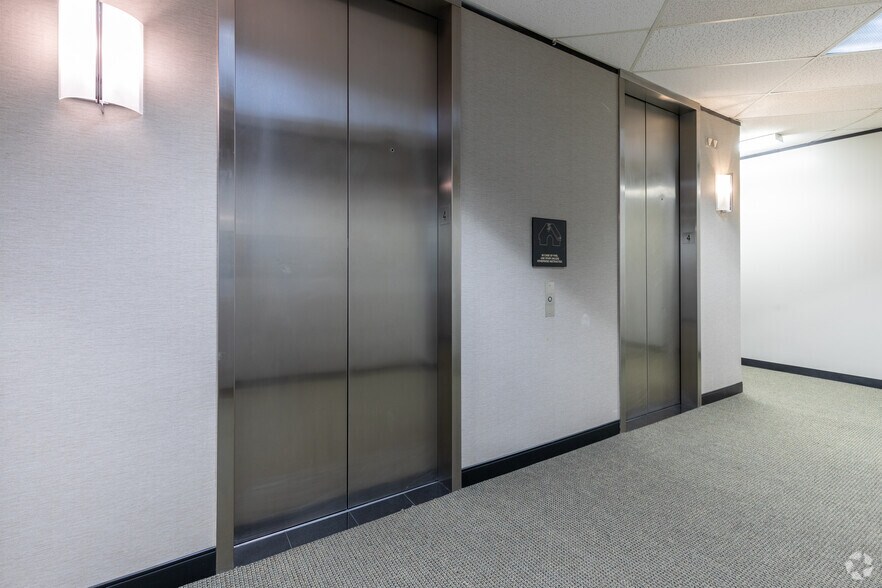 More Photos Of 1502 Augusta Dr, Houston Office For Lease