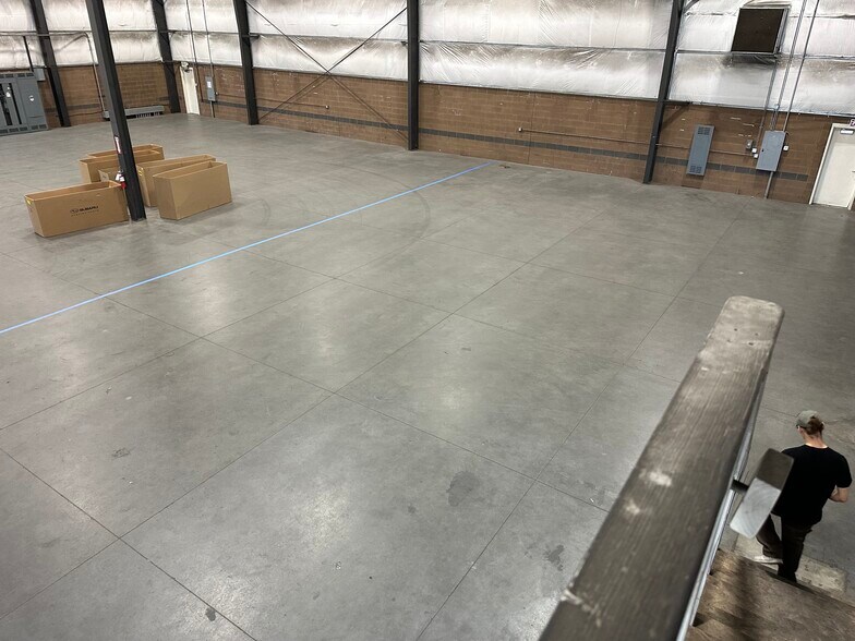 More Photos Of 1430 E Hillsboro St, Pasco Warehouse For Lease