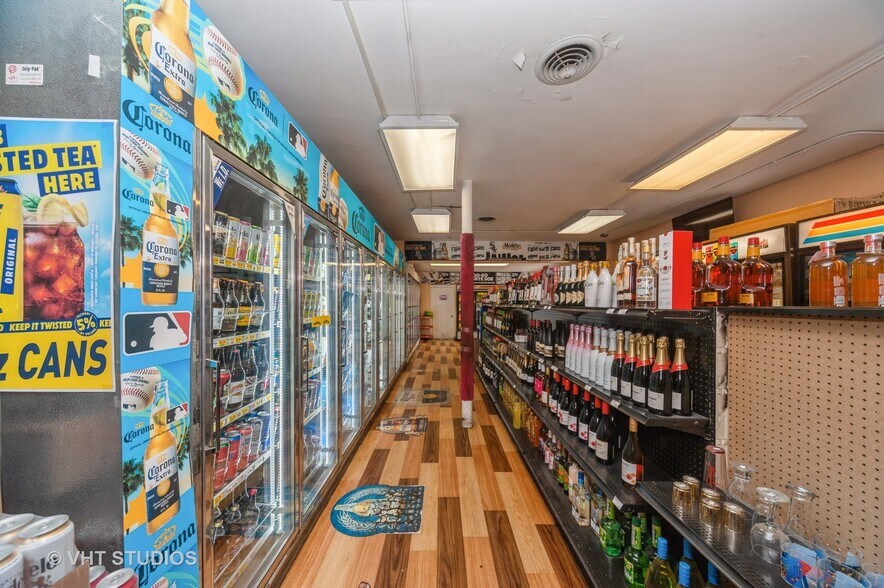 More Photos Of 2864 Washington St, Waukegan Storefront Retail Office For Sale