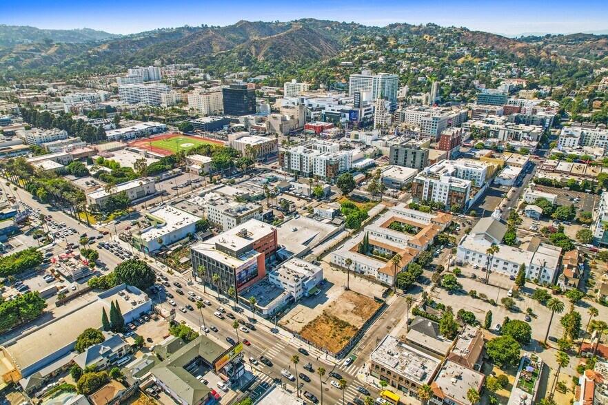 More Photos Of 1600 N Highland Ave, Los Angeles Apartments For Lease