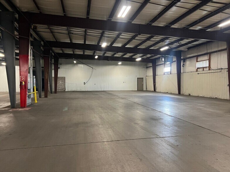 More Photos Of 930 Single Ave, Wausau Manufacturing For Lease