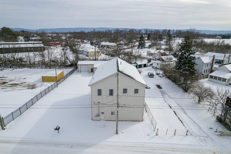 Primary Photo Of 12 A Cattlemans Ln, Berryville Warehouse For Lease