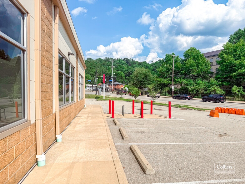 More Photos Of 8184 Frankstown Ave, Pittsburgh Freestanding For Lease