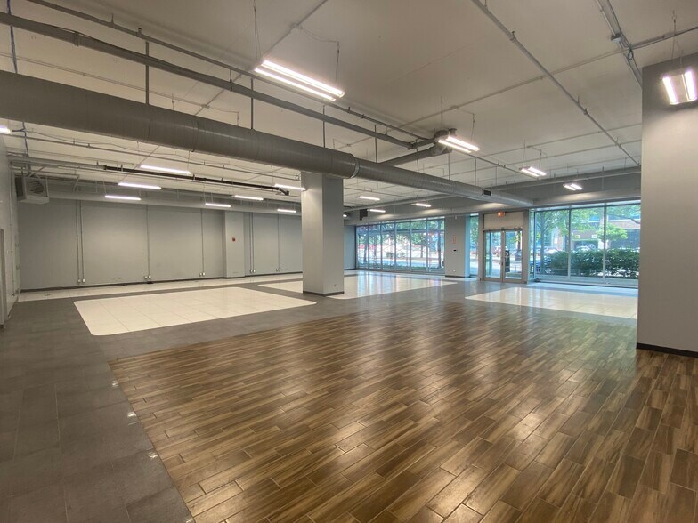 Primary Photo Of 645-659 W Randolph St, Chicago Apartments For Lease