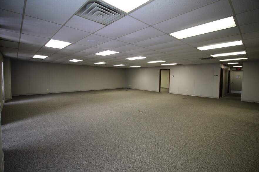 More Photos Of 1815 W Detroit St, Broken Arrow Service For Lease