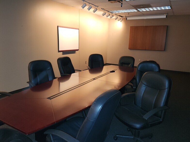 More Photos Of 5557 Nashville Rd, Bowling Green Manufacturing For Lease