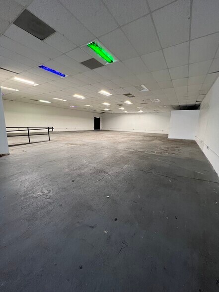 More Photos Of 2121 W Pico Blvd, Los Angeles Storefront For Lease