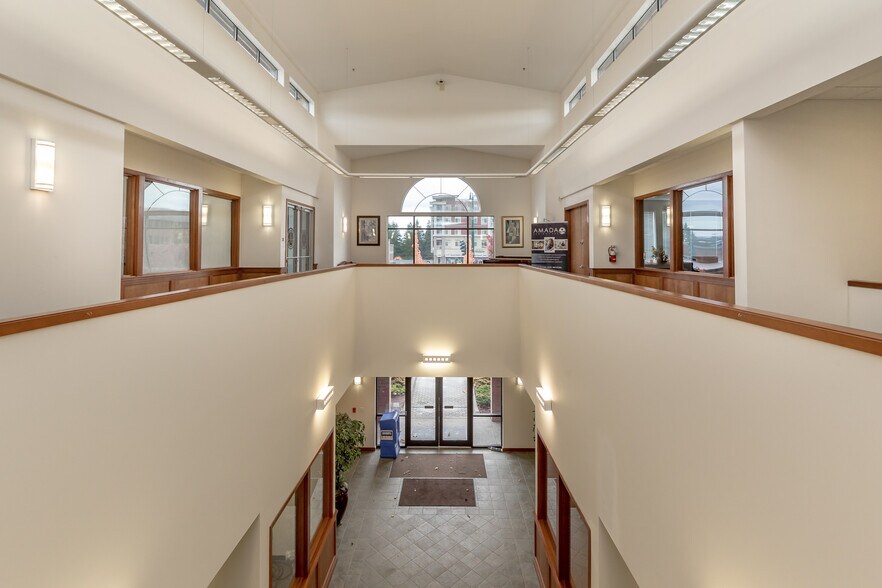 More Photos Of 3560-3562 Bridgeport Way, University Place Office For Lease