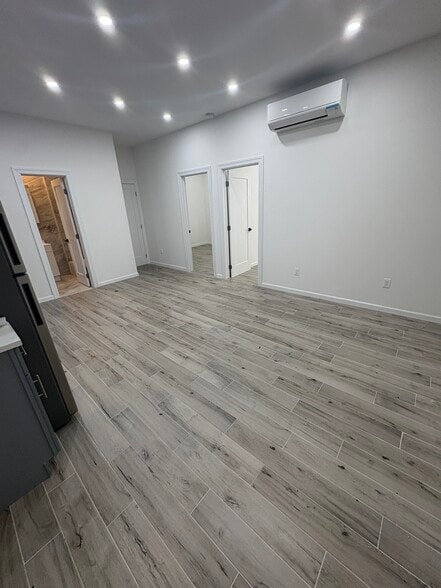 Primary Photo Of 314 Avenue U, Brooklyn Storefront Retail Residential For Lease