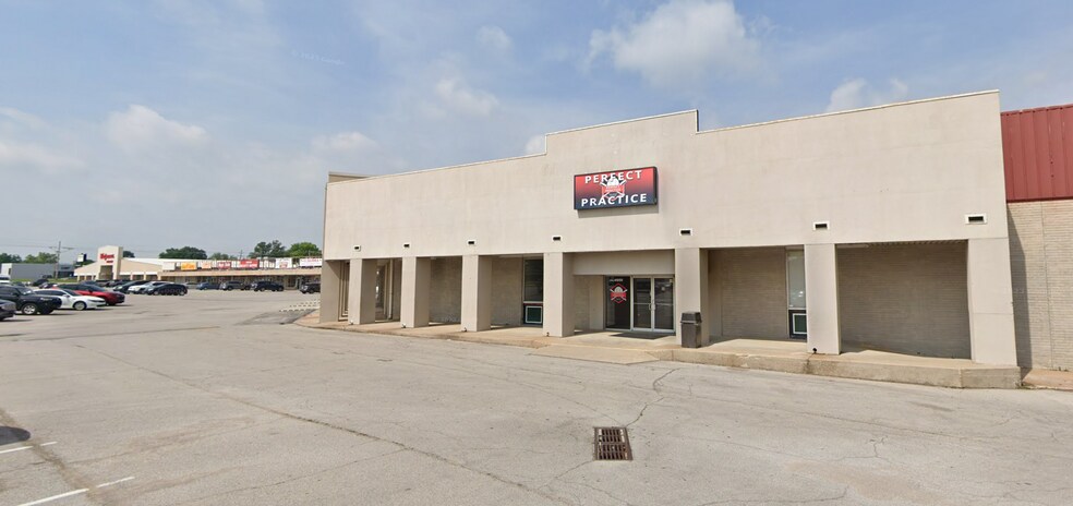 More Photos Of 4902-5046 S Sheridan Rd, Tulsa Unknown For Lease