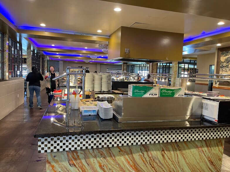 More Photos Of 730 W Spring Valley Rd, Richardson Restaurant For Sale