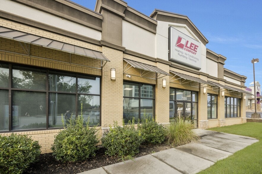 More Photos Of 7308 Shallowford Rd, Chattanooga Storefront Retail Office For Lease