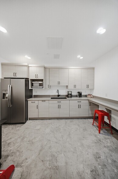 More Photos Of 526 N 400 W, North Salt Lake Office For Sale