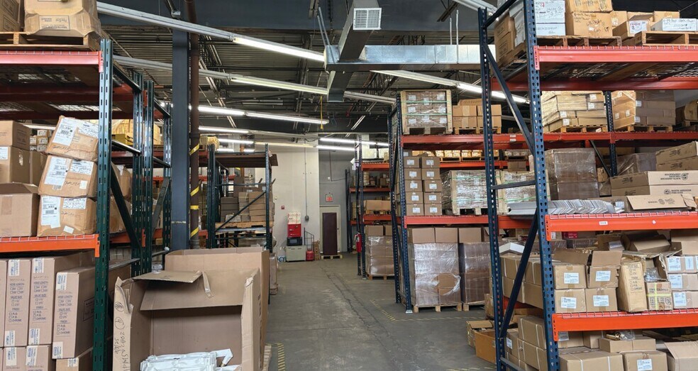 More Photos Of 6 Westchester Plz, Elmsford Light Manufacturing For Lease