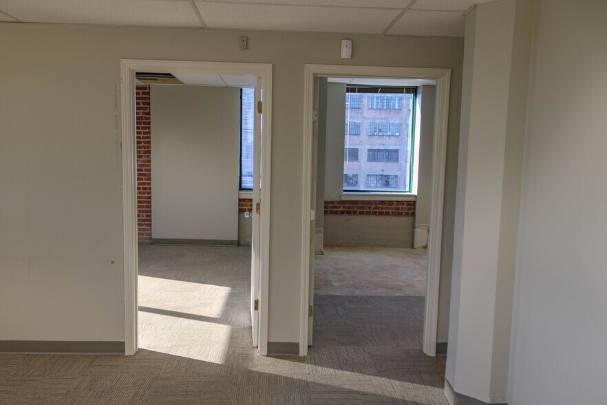 More Photos Of 201 E Markham St, Little Rock Office For Lease