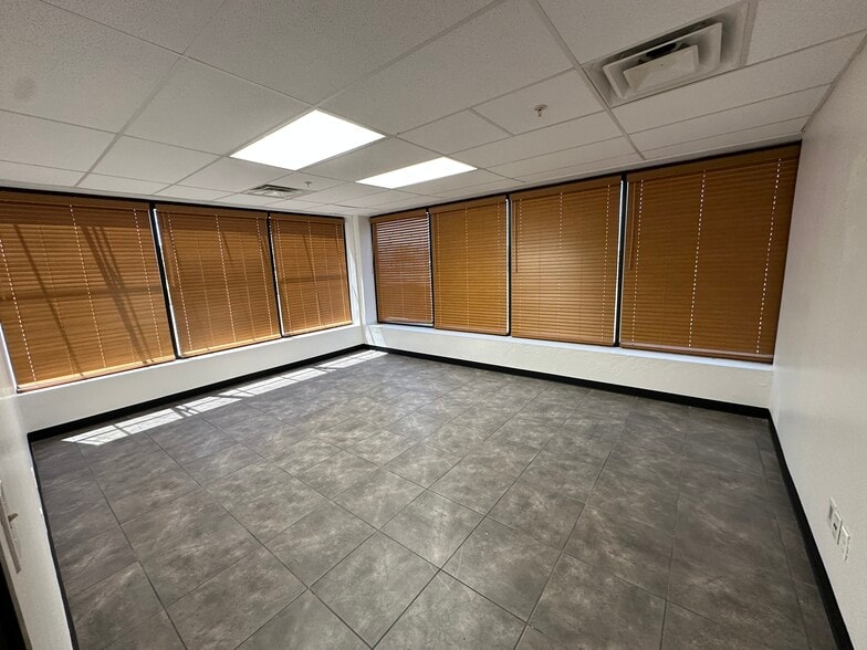 More Photos Of 4800 S Council Rd, Oklahoma City Warehouse For Lease