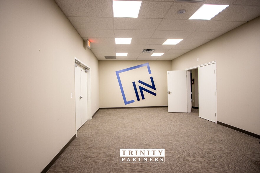 More Photos Of 6904 N Main St, Columbia Light Manufacturing For Lease