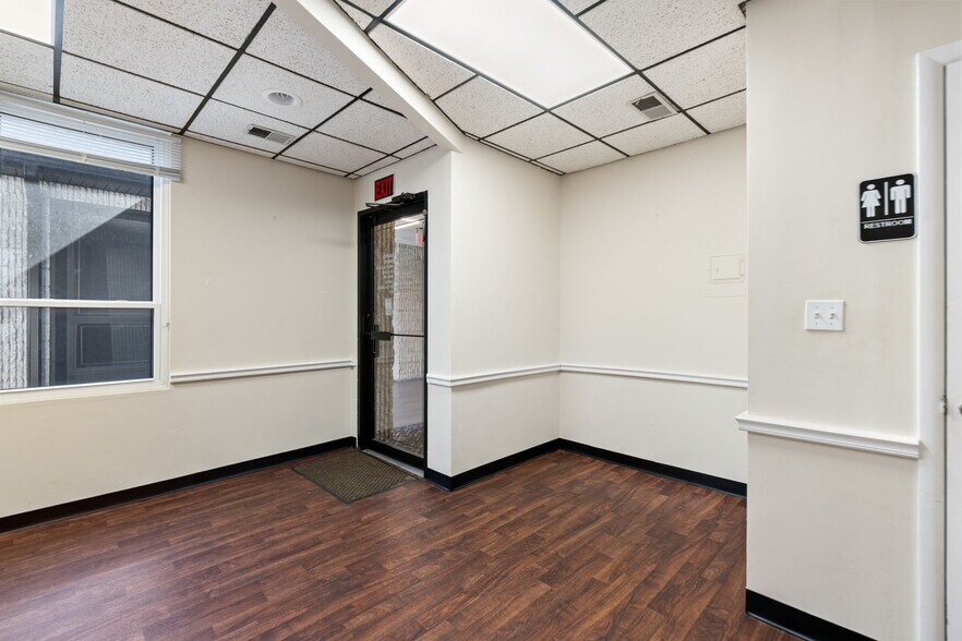 More Photos Of 2627 Hylan Blvd, Staten Island Medical For Lease