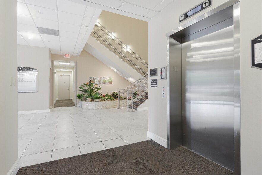 More Photos Of 8665 Baypine Rd, Jacksonville Unknown For Lease