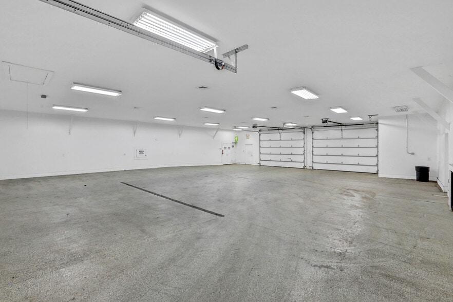 More Photos Of 269 Stone Schoolhouse Rd, Bloomingburg Warehouse For Sale