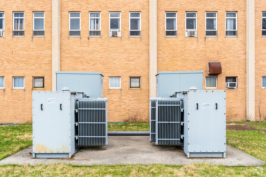 More Photos Of 101 Broad St, Ashland Hospital For Sale