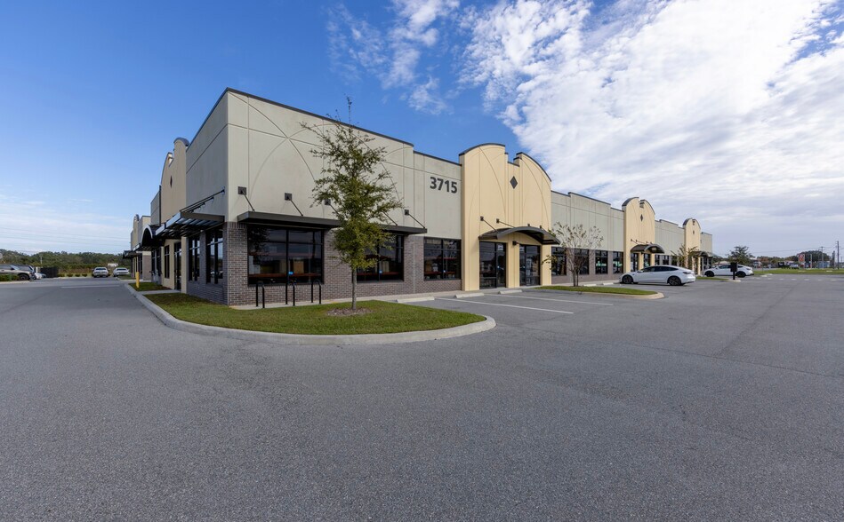 More Photos Of 3715 Drane Field Rd, Lakeland Office For Sale